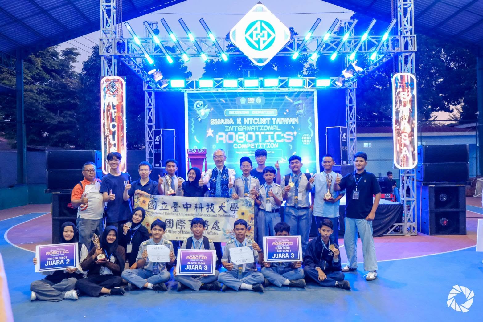 2026.7.6 在印尼 SMA Negeri 1 Blitar 辦理機器人智走小車研修與比賽
